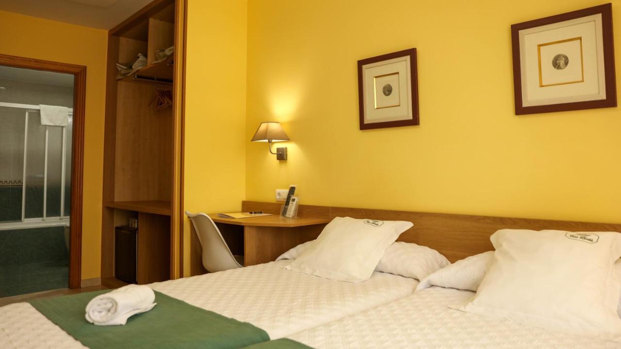 Hotel Casa Benilde Palas de Rei Buitenkant foto